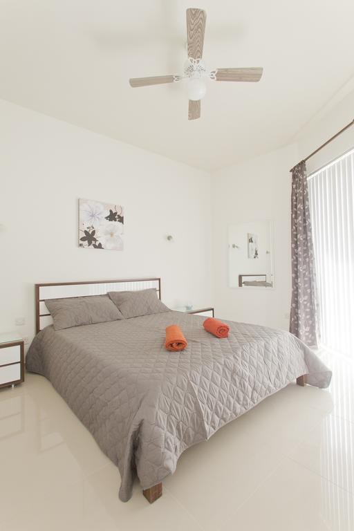 Waterside Apartments Marsalforn Room photo